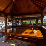 La кrechunu Hotel *